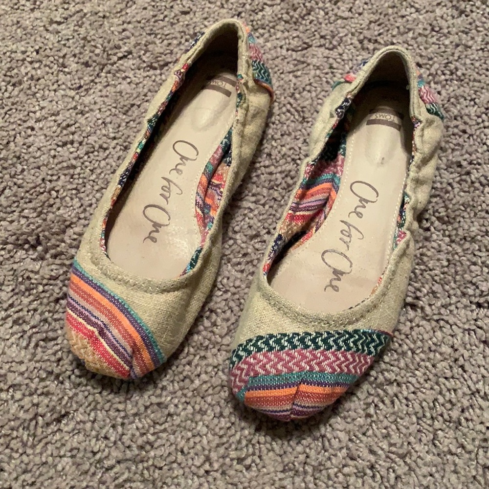 Toms flats, size 6